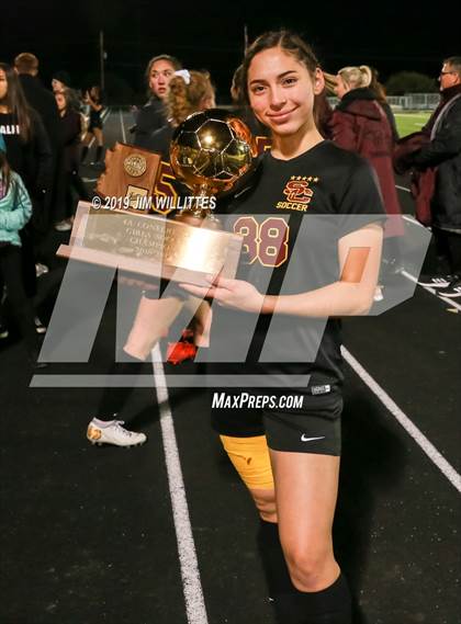 Thumbnail 1 in Catalina Foothills vs. Salpointe Catholic (AIA 4A Final Award Photos) photogallery.