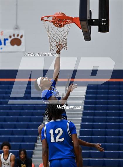 Thumbnail 2 in Cypress Creek vs McKinney (Houston Methodist Cy-Hoops Invitational) photogallery.