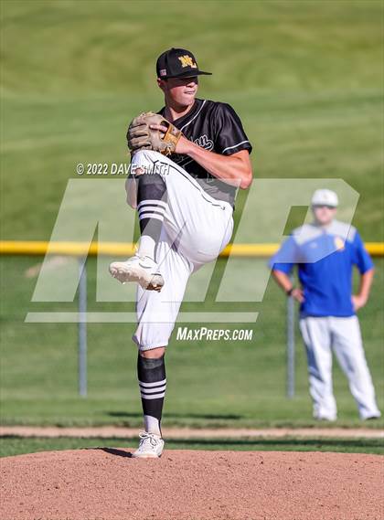 Thumbnail 3 in New London @ Davenport North photogallery.