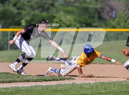 Thumbnail 2 in New London @ Davenport North photogallery.