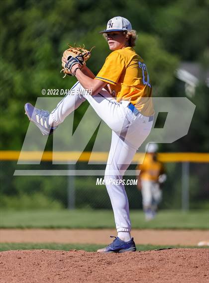 Thumbnail 1 in New London @ Davenport North photogallery.