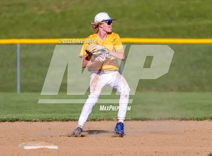 Thumbnail 2 in New London @ Davenport North photogallery.