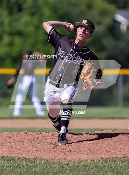 Thumbnail 2 in New London @ Davenport North photogallery.