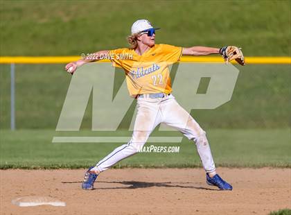 Thumbnail 3 in New London @ Davenport North photogallery.