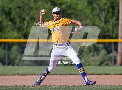 Thumbnail 3 in New London @ Davenport North photogallery.