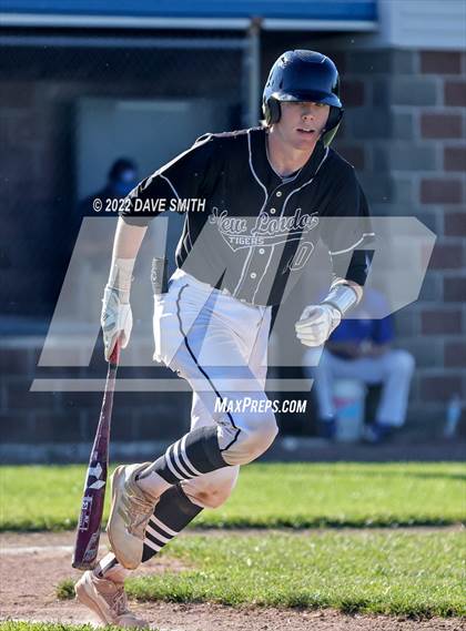 Thumbnail 3 in New London @ Davenport North photogallery.
