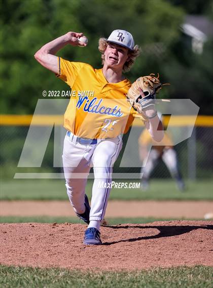 Thumbnail 1 in New London @ Davenport North photogallery.