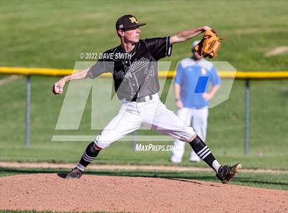Thumbnail 2 in New London @ Davenport North photogallery.