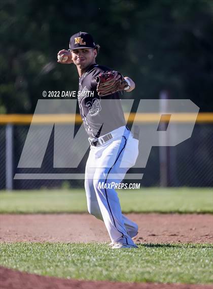 Thumbnail 3 in New London @ Davenport North photogallery.