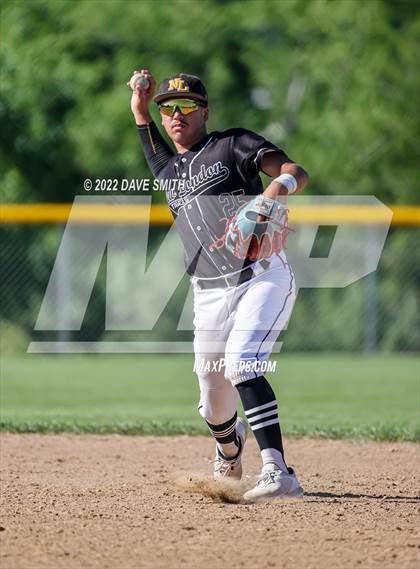 Thumbnail 2 in New London @ Davenport North photogallery.