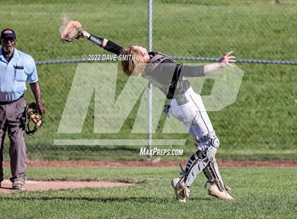 Thumbnail 2 in New London @ Davenport North photogallery.