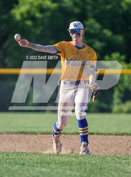 Thumbnail 2 in New London @ Davenport North photogallery.
