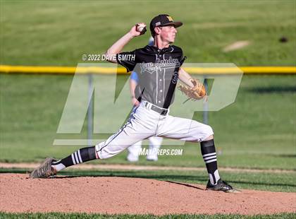 Thumbnail 2 in New London @ Davenport North photogallery.