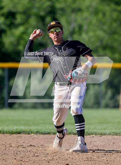 Thumbnail 3 in New London @ Davenport North photogallery.