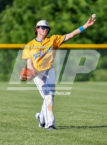 Thumbnail 1 in New London @ Davenport North photogallery.