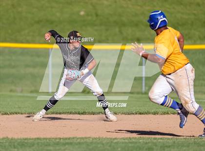 Thumbnail 1 in New London @ Davenport North photogallery.