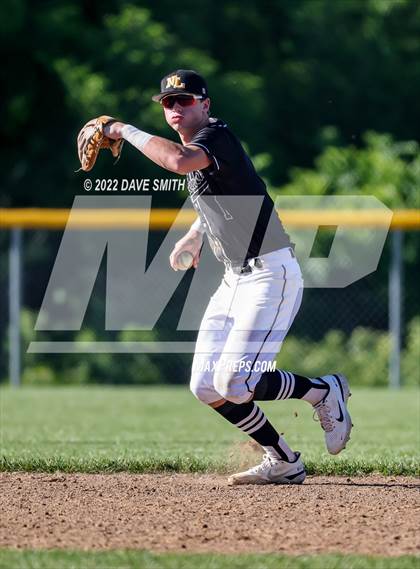 Thumbnail 1 in New London @ Davenport North photogallery.