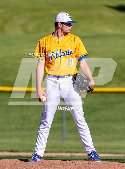 Thumbnail 3 in New London @ Davenport North photogallery.