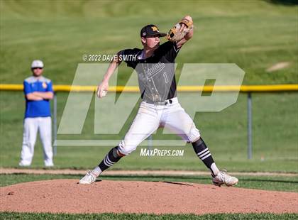Thumbnail 2 in New London @ Davenport North photogallery.