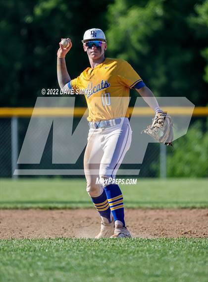 Thumbnail 2 in New London @ Davenport North photogallery.