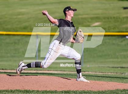 Thumbnail 2 in New London @ Davenport North photogallery.