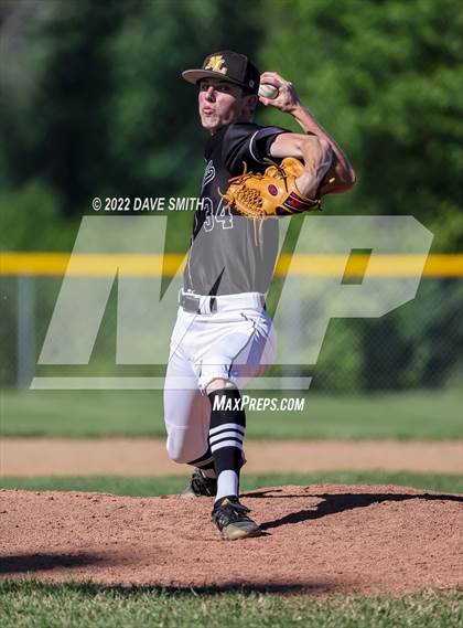 Thumbnail 1 in New London @ Davenport North photogallery.