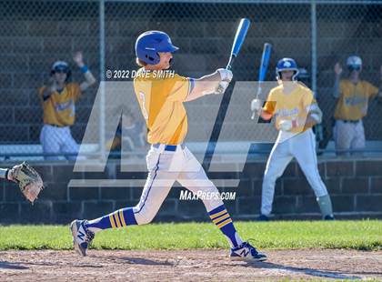 Thumbnail 2 in New London @ Davenport North photogallery.