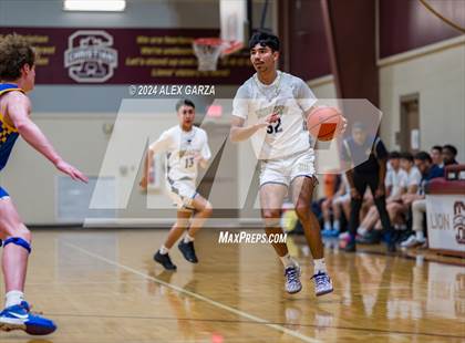 Thumbnail 3 in Alamo Heights vs. Holy Cross photogallery.