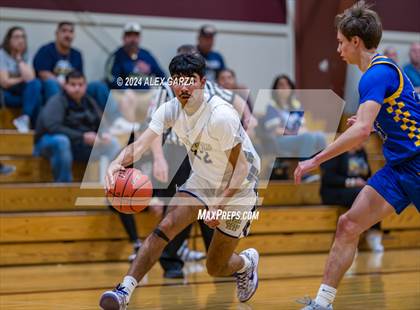 Thumbnail 3 in Alamo Heights vs. Holy Cross photogallery.