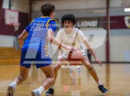 Thumbnail 3 in Alamo Heights vs. Holy Cross photogallery.