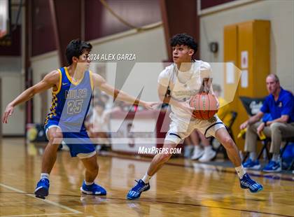 Thumbnail 3 in Alamo Heights vs. Holy Cross photogallery.