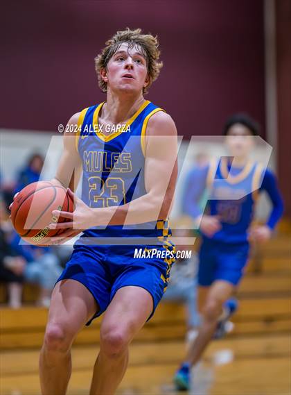 Thumbnail 1 in Alamo Heights vs. Holy Cross photogallery.