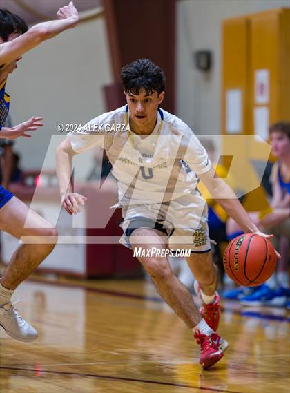 Thumbnail 3 in Alamo Heights vs. Holy Cross photogallery.