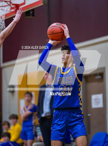 Thumbnail 1 in Alamo Heights vs. Holy Cross photogallery.