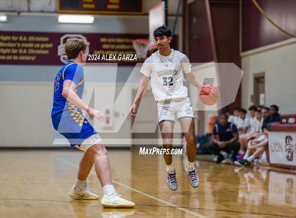 Thumbnail 2 in Alamo Heights vs. Holy Cross photogallery.