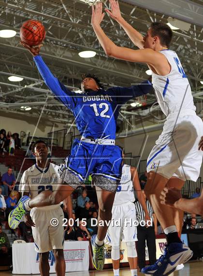 Thumbnail 3 in Bishop Gorman vs. Capital Christian (MaxPreps Holiday Classic) photogallery.