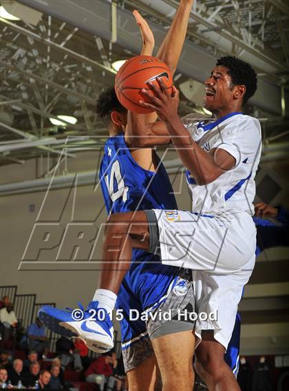 Thumbnail 2 in Bishop Gorman vs. Capital Christian (MaxPreps Holiday Classic) photogallery.