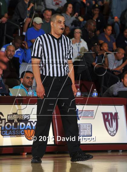 Thumbnail 2 in Bishop Gorman vs. Capital Christian (MaxPreps Holiday Classic) photogallery.