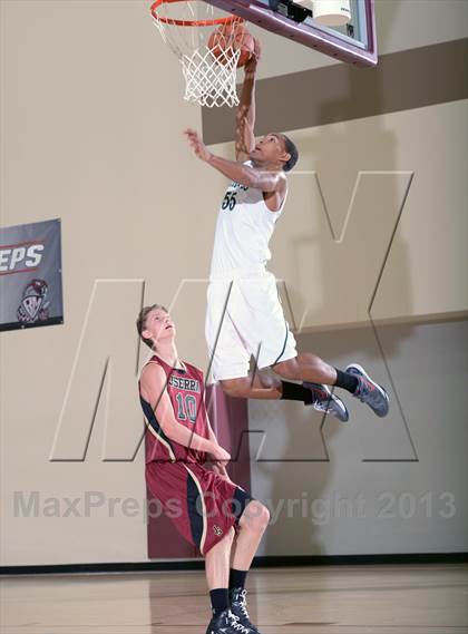 Thumbnail 1 in JSerra Catholic vs. Sunnyslope (MaxPreps Holiday Classic) photogallery.