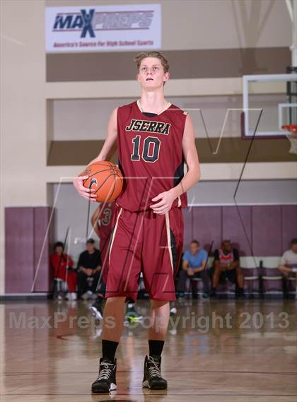 Thumbnail 1 in JSerra Catholic vs. Sunnyslope (MaxPreps Holiday Classic) photogallery.