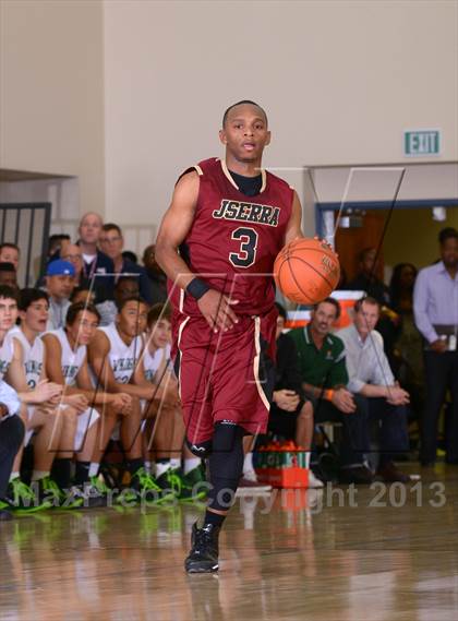 Thumbnail 2 in JSerra Catholic vs. Sunnyslope (MaxPreps Holiday Classic) photogallery.