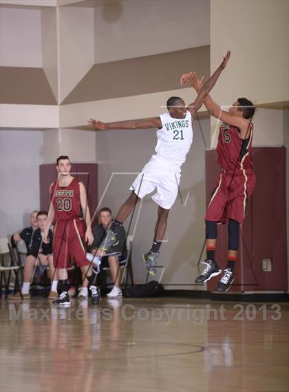 Thumbnail 2 in JSerra Catholic vs. Sunnyslope (MaxPreps Holiday Classic) photogallery.