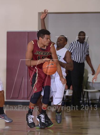 Thumbnail 1 in JSerra Catholic vs. Sunnyslope (MaxPreps Holiday Classic) photogallery.