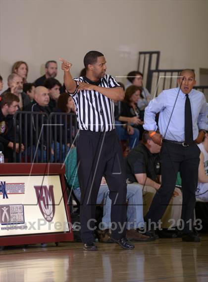 Thumbnail 1 in JSerra Catholic vs. Sunnyslope (MaxPreps Holiday Classic) photogallery.