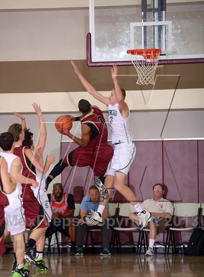 Thumbnail 1 in JSerra Catholic vs. Sunnyslope (MaxPreps Holiday Classic) photogallery.