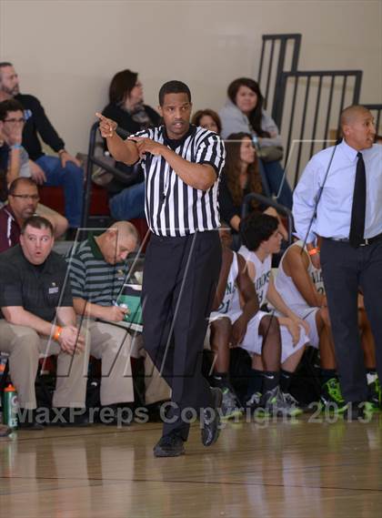 Thumbnail 1 in JSerra Catholic vs. Sunnyslope (MaxPreps Holiday Classic) photogallery.