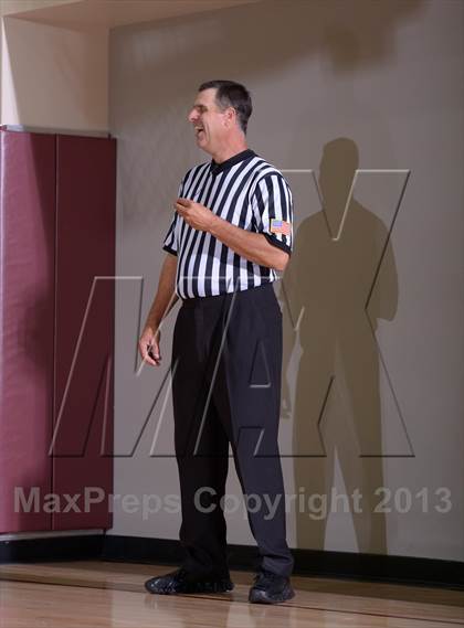 Thumbnail 2 in JSerra Catholic vs. Sunnyslope (MaxPreps Holiday Classic) photogallery.