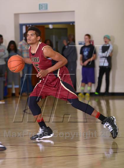 Thumbnail 2 in JSerra Catholic vs. Sunnyslope (MaxPreps Holiday Classic) photogallery.