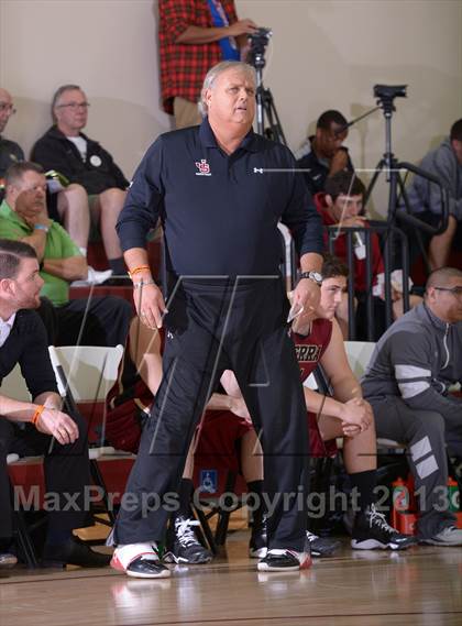 Thumbnail 1 in JSerra Catholic vs. Sunnyslope (MaxPreps Holiday Classic) photogallery.