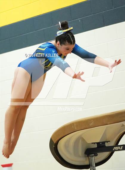 Thumbnail 1 in Fraser Invitational  photogallery.